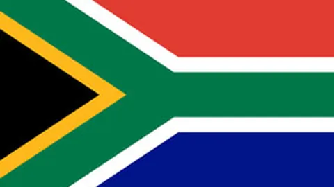 西班牙与瑞典0比0握手言和，莫拉塔错失良机边路快马击中立柱